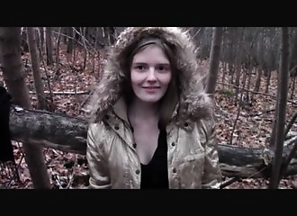 Sodomisée cul nu en forêt par temps froid