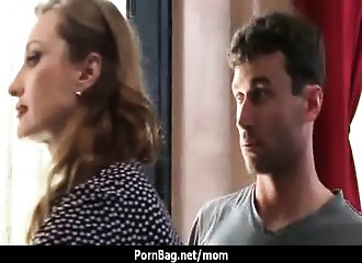 Mature et vraie cochonne en puissance