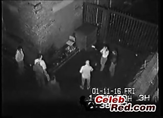 Trio urbain dans une impasse sous vidéo-surveillance