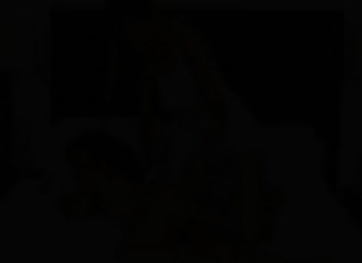 Des gouines nues complices pour mouiller au lit