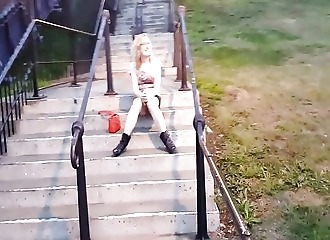 Pissing 