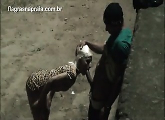 Pipe sur la plage avant une sodomie